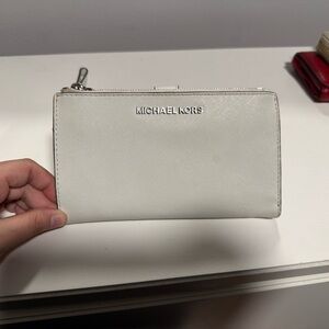 Michael Kors Cream Wallet